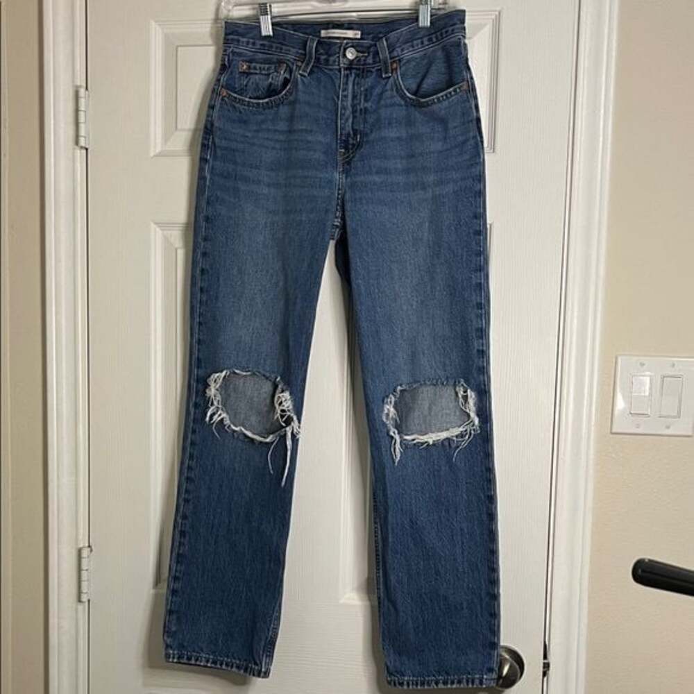 Women's Levi’s Classic Blue Distressed Straight Jeans